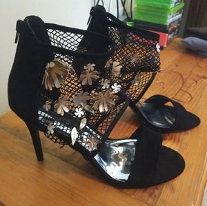 Carlos Size 12 Mesh Flower Pumps